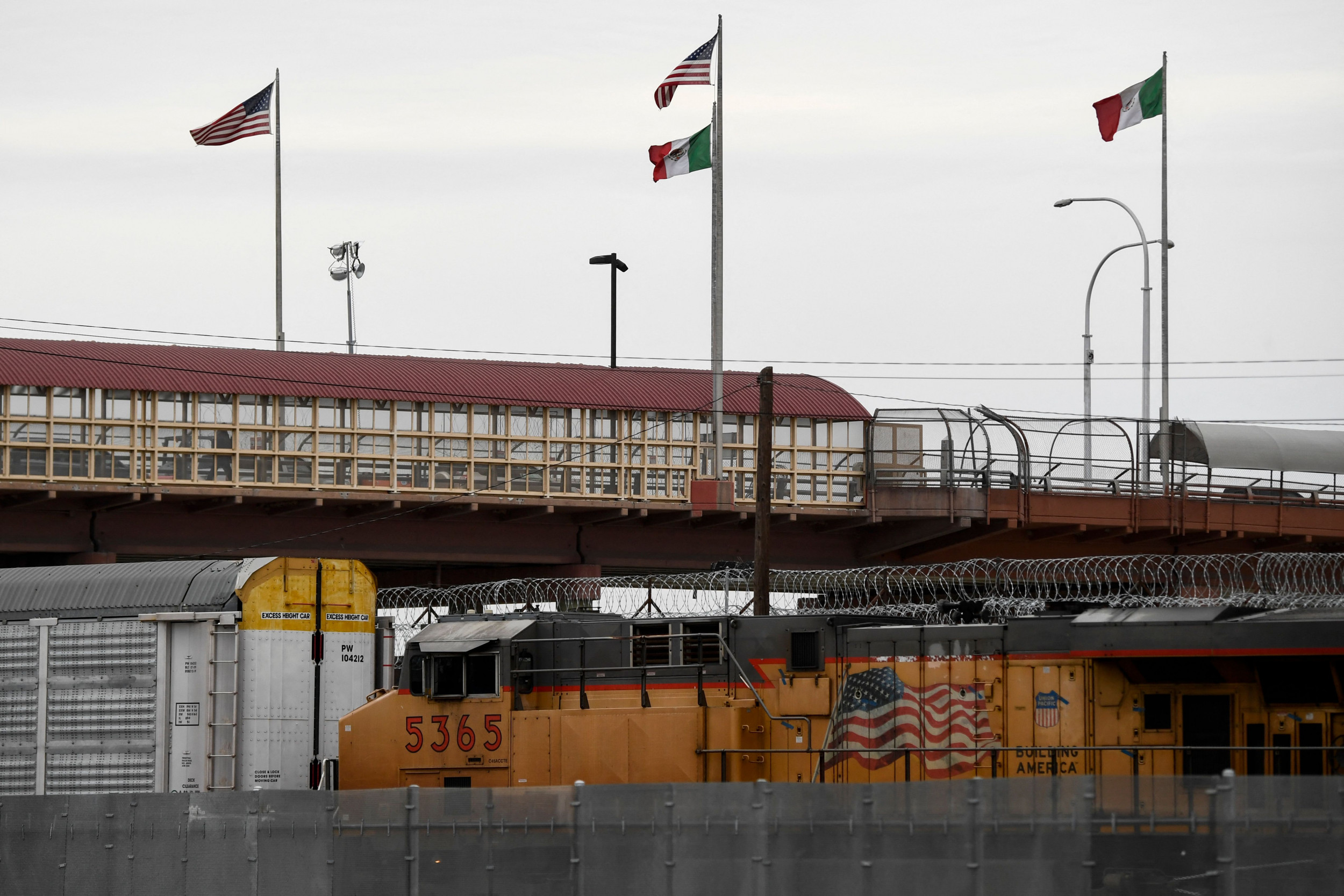 Homeland Security to Require Vaccination Proof for Non-US Citizens Entering Via Land, Sea