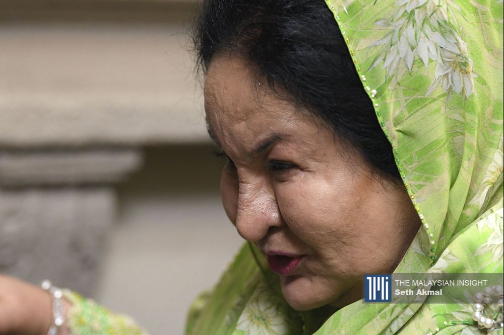 Judge postpones Rosmah money laundering, tax evasion trial
