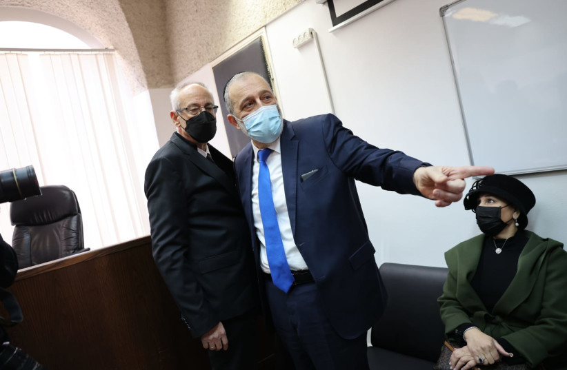Shas head Arye Deri admits to, and is convicted of, tax crimes