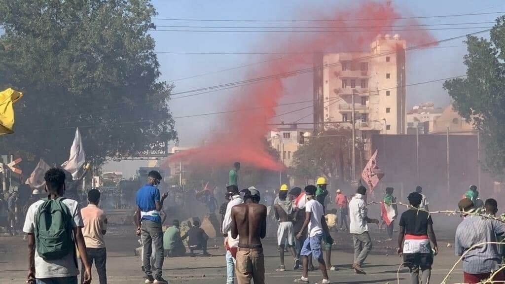 Sudanese security forces ‘hunt down’ injured protesters in hospital