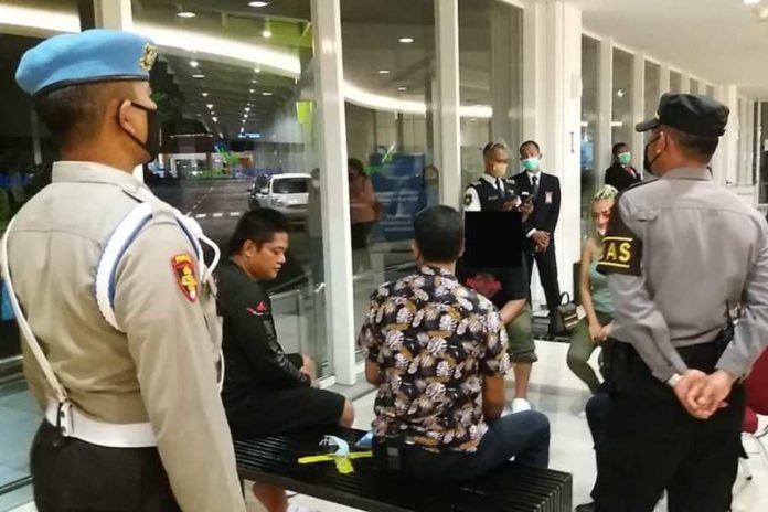Jordanian man who missed flight at Ngurah Rai assaults cop and security guards