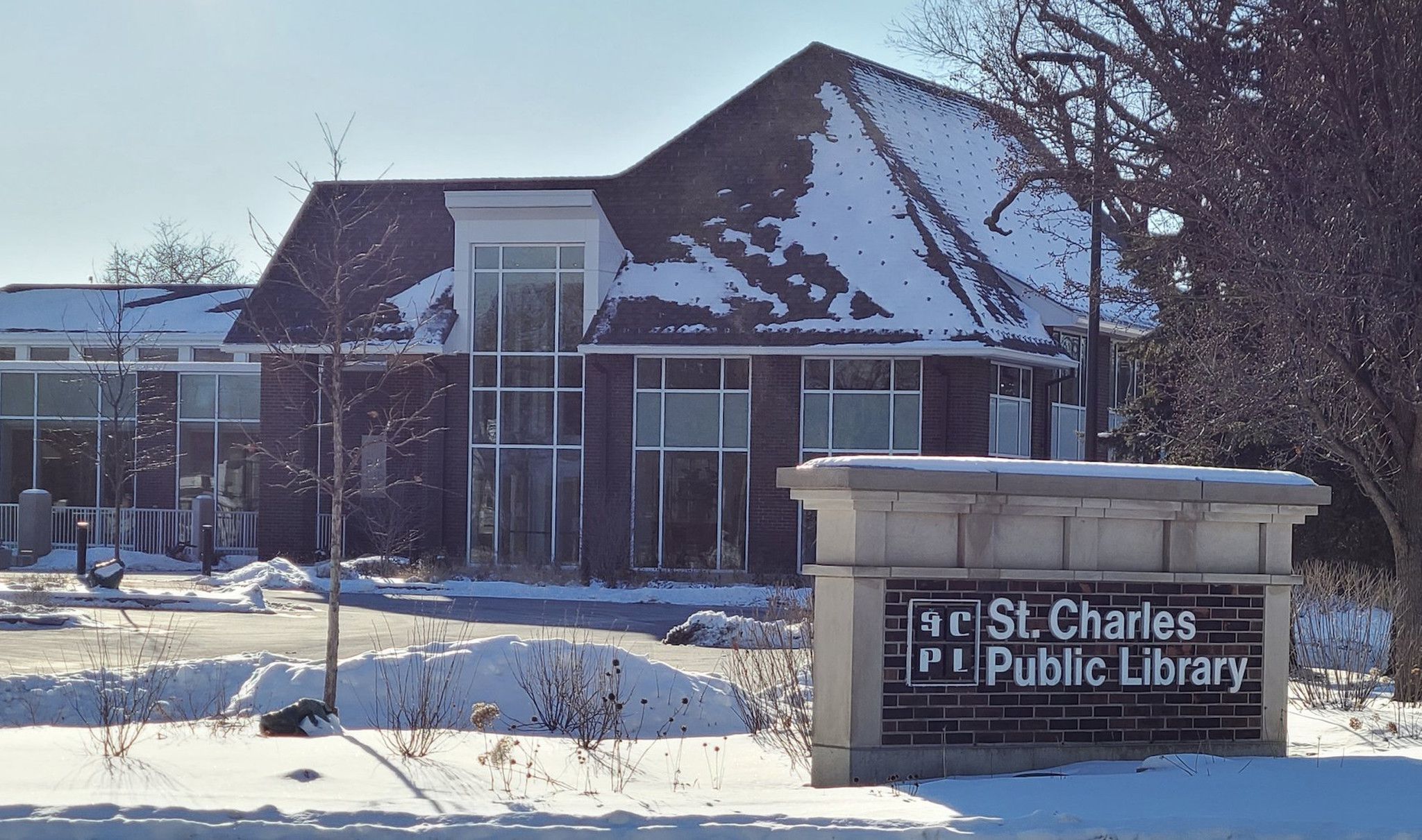 Officials say St. Charles library will reopen once additional security hired following threats over COVID-19 masking policy
