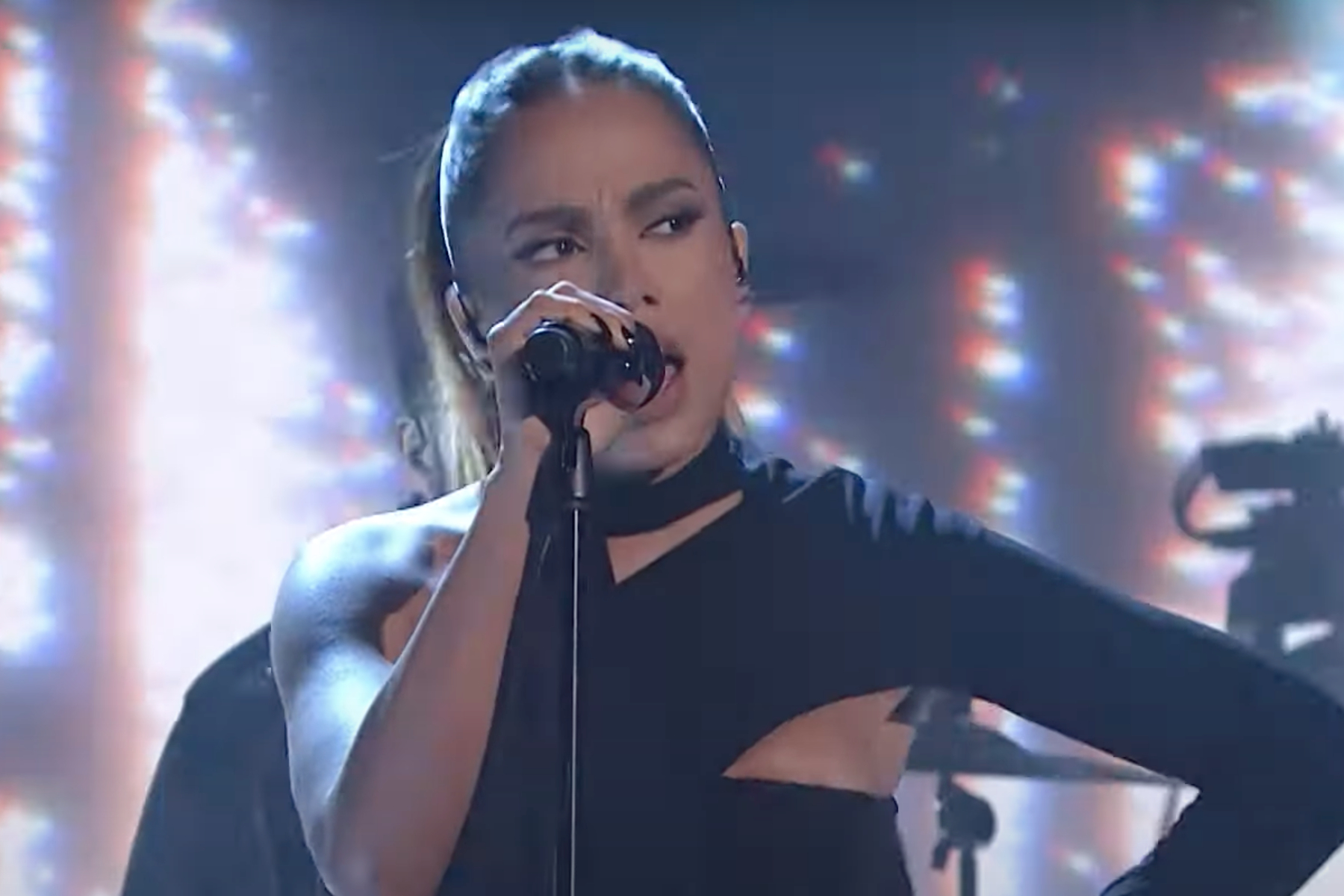 Anitta Gives the Guys a Run for Their Money During ‘Boys Don’t Cry’ on ‘Fallon’