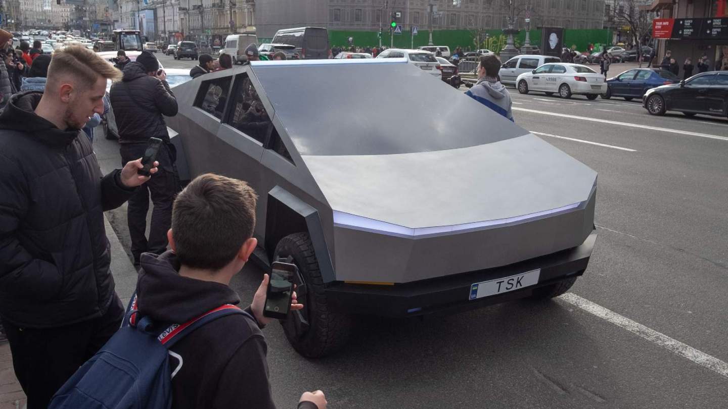 Why the internet is not impressed with Tesla’s prototype Cybertruck