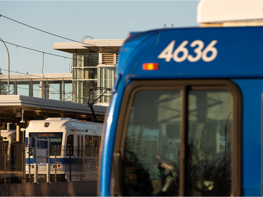 Ottawa offers Edmonton transit funding — but only if the province matches the money