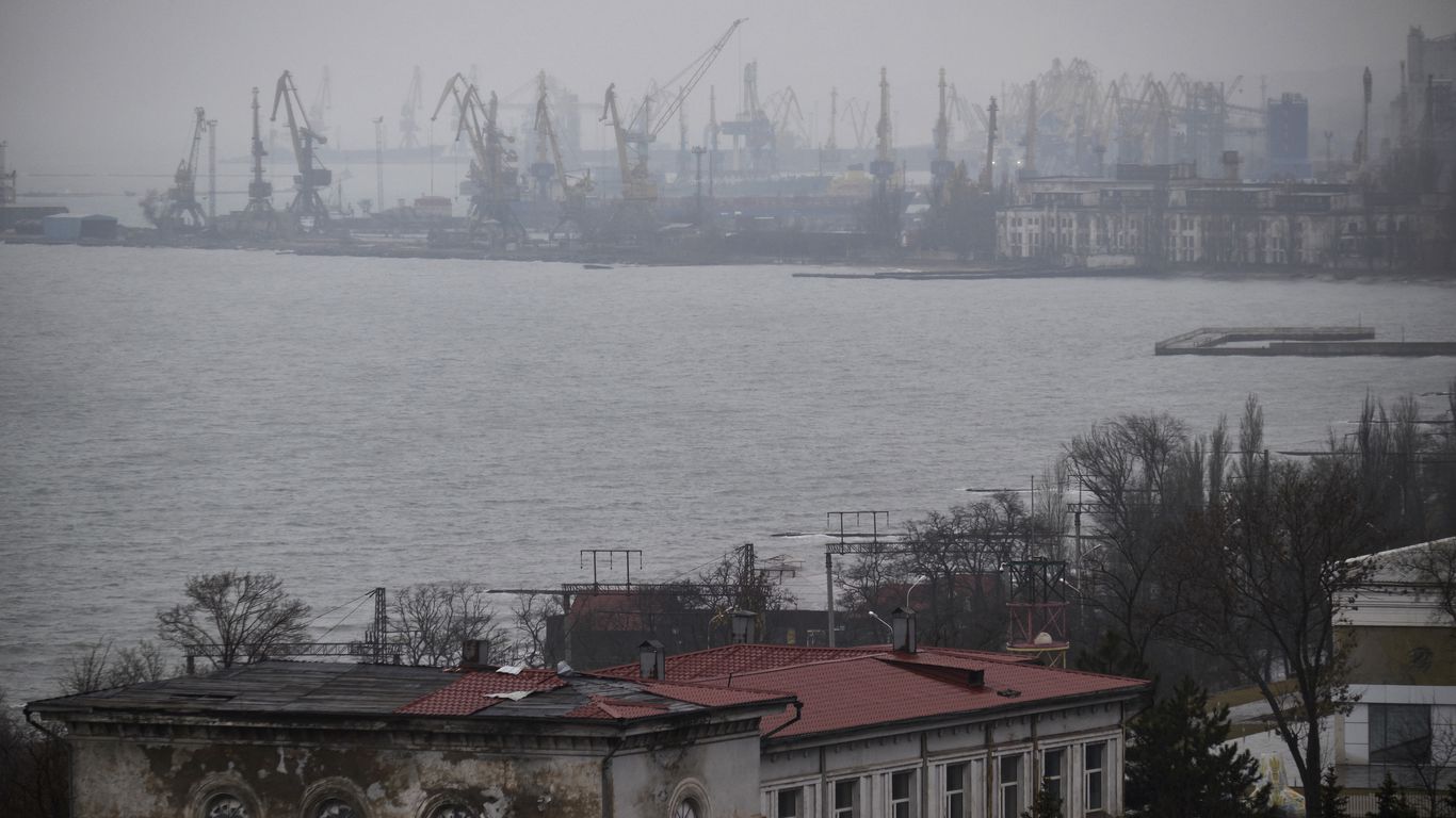 White House believes Russia is behind cyberattacks in Ukraine