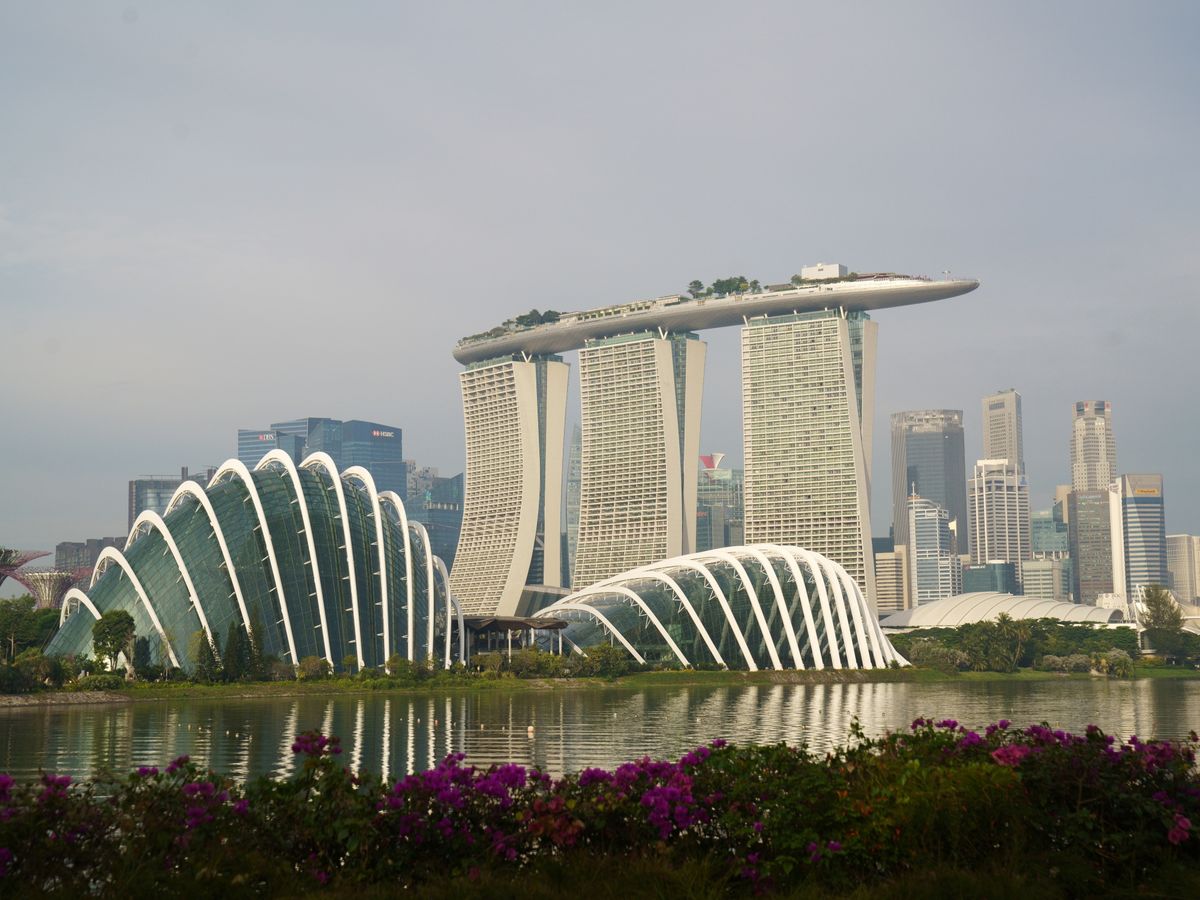 Singapore Won’t Displace Hong Kong as a Financial Center