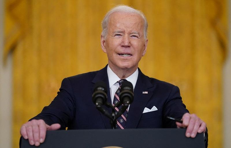 Biden announces sanctions that cut Russia off from Western financing