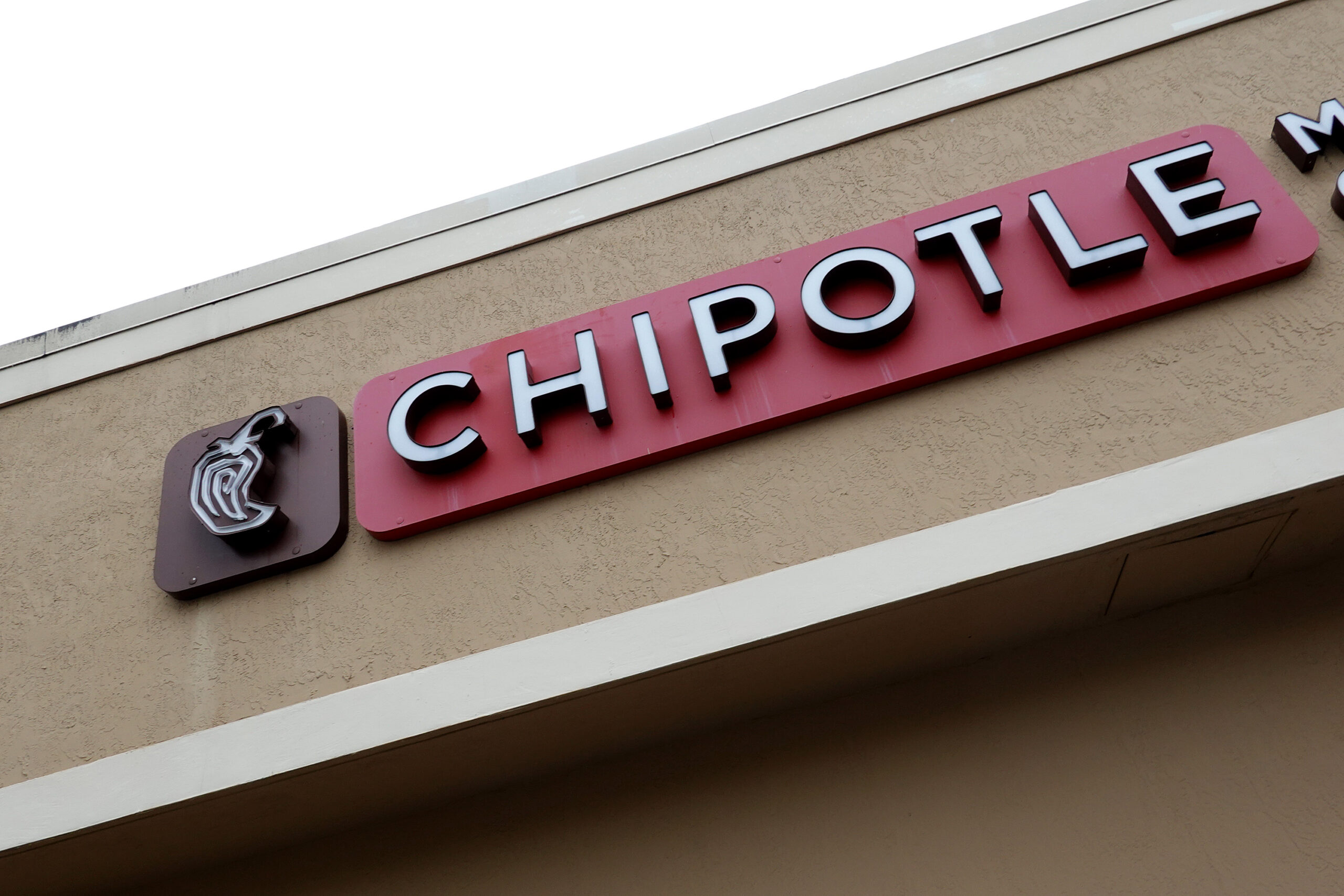 ‘Filing Fraud Charges’: Woman Warns of Chipotle App Hack in Viral TikTok
