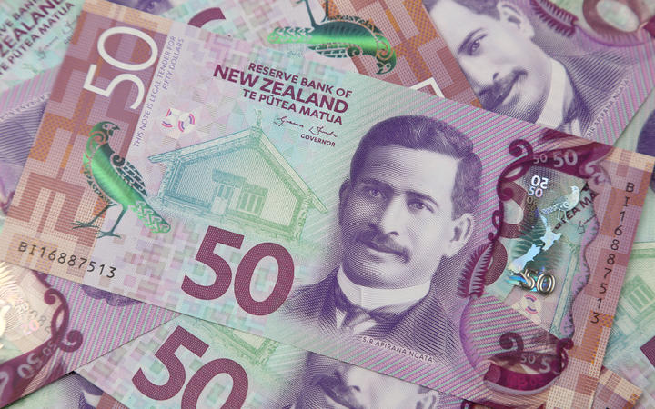 People increasingly concerned about economy, but job security, financial confidence rise