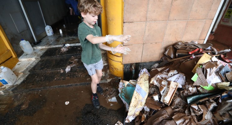 As eastern Australia floods, stingy, cashed-up agencies hoard disaster relief money